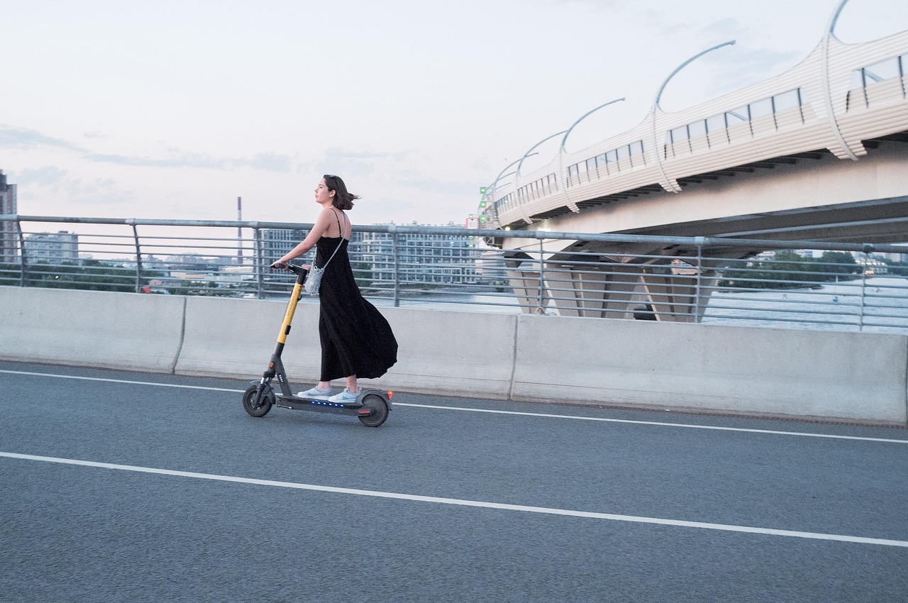女性の一人旅で交通費を節約する方法は？