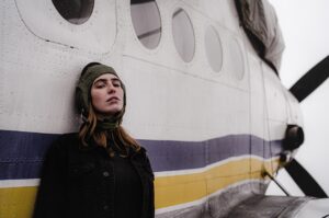 女性の一人旅で飛行機利用時の不安を解消する方法は？