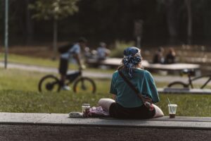 女性の一人旅で深夜到着を避けるべき理由とは？